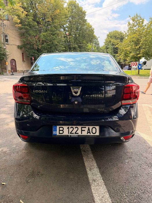 Vând Dacia logan
