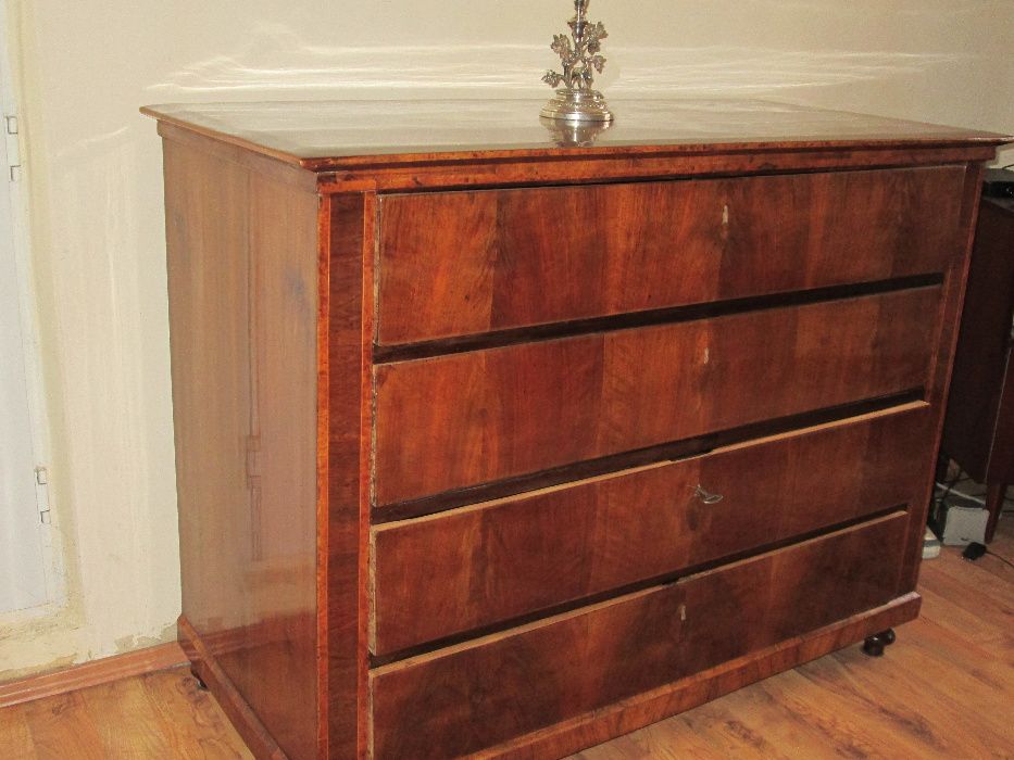 Mobilier Vechi..Comoda Bidermayer anii 1860,Restaurata perfect.