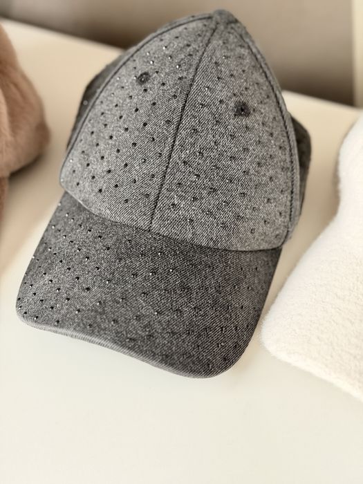 Шапки Zara, HM и Answear