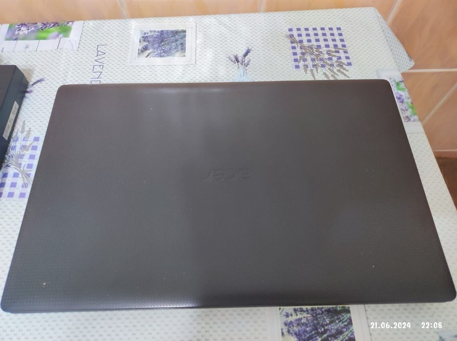 Ноутбук продаю срочно