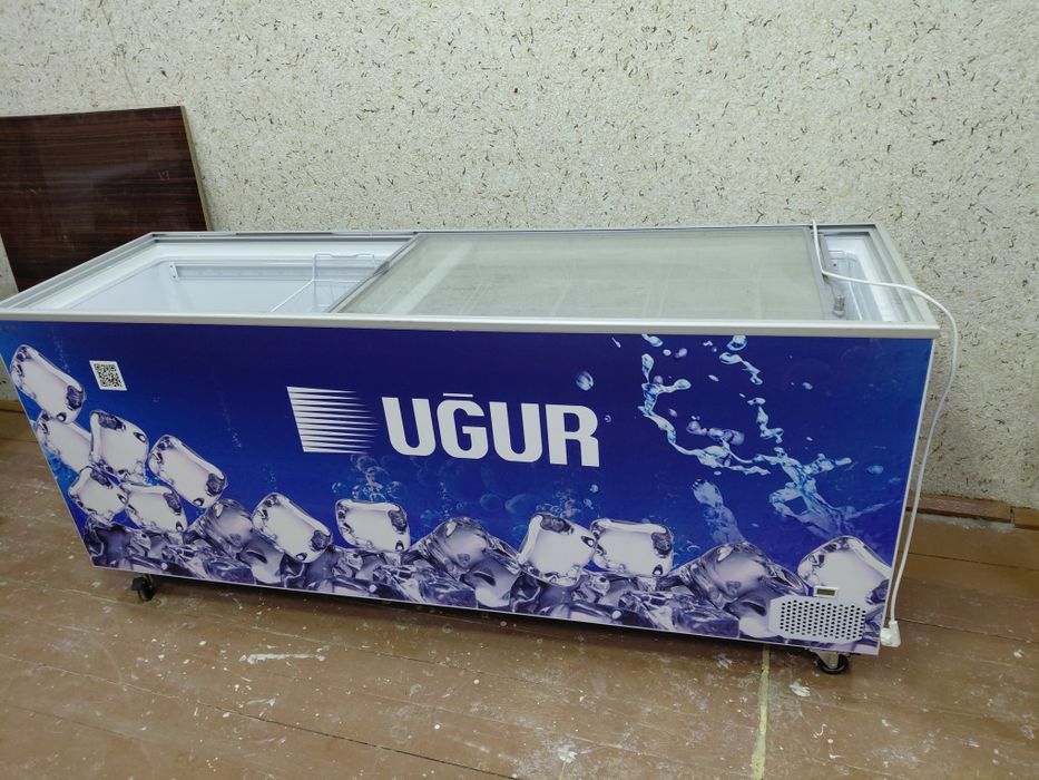 Холодильник витрина и морозильник