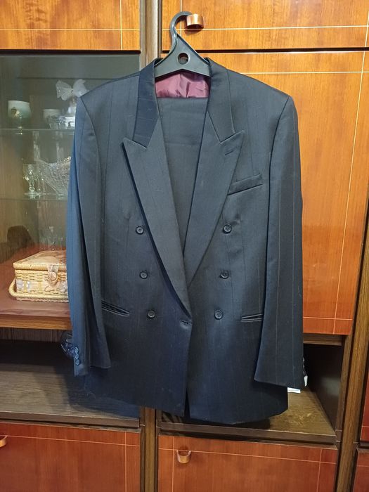 Мужской классический костюм