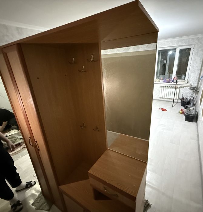 Шифоньер в прихожую