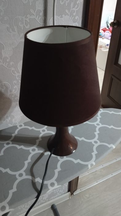 Настольная лампа