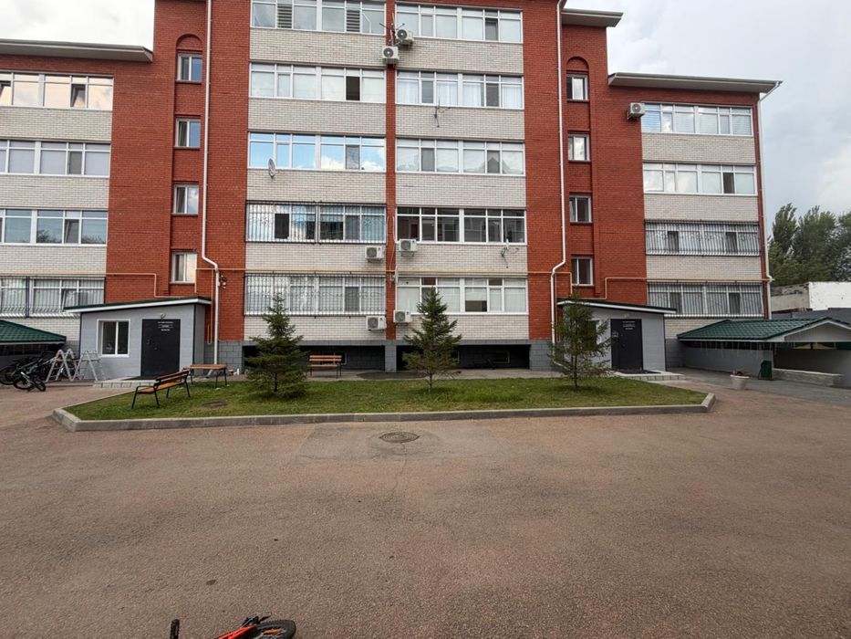 Трешка с паркингом мкр.Наурыз
