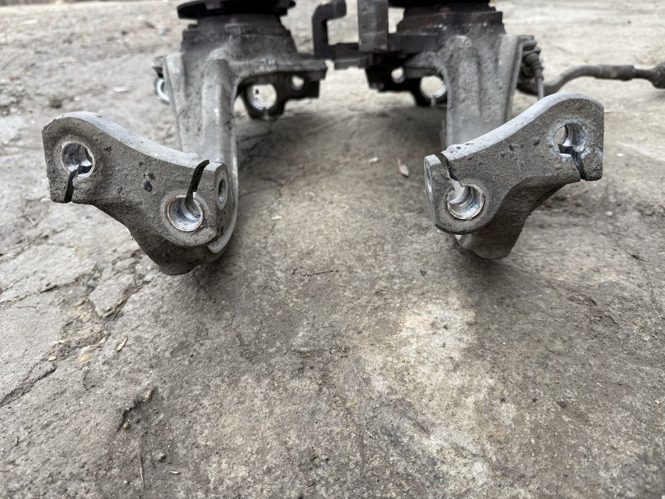 Fuzeta fata stanga dreapta audi a4 b8 b8.5