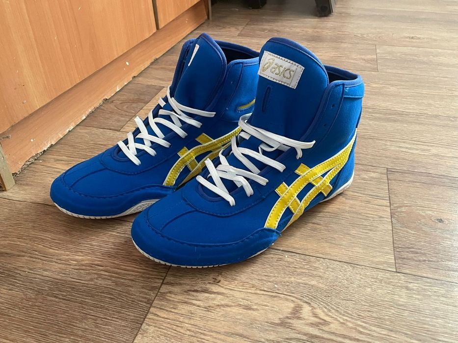Борцовка asics продается