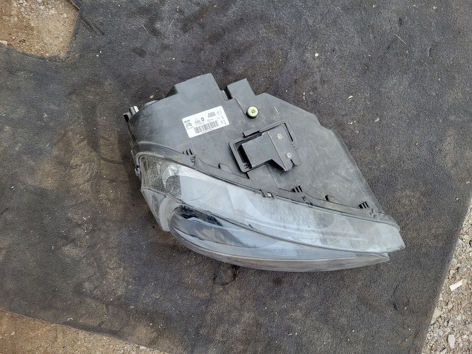 Десен фар за Ситроен Берлинго