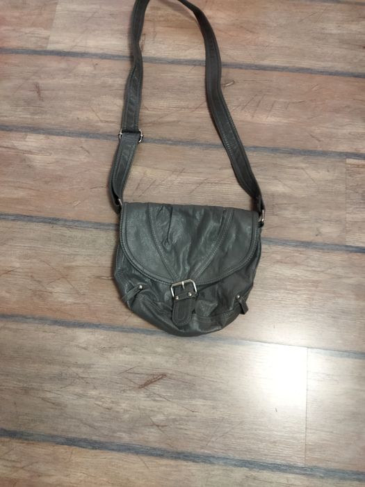 Дамска чанта през рамо