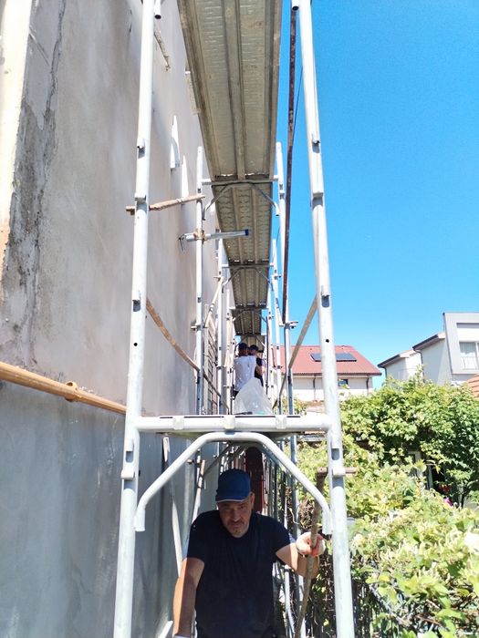 Închiriez schela mobila  si schela ingusta de 0,70cm latime