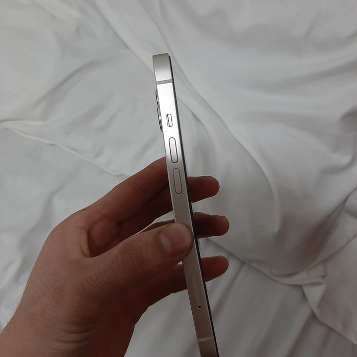 Сотка IPhone 13.