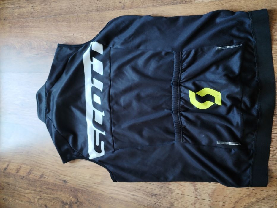 scott gilet rc pro evolution bikes - въжки вело елек М 100% оригинал много добро състояние.