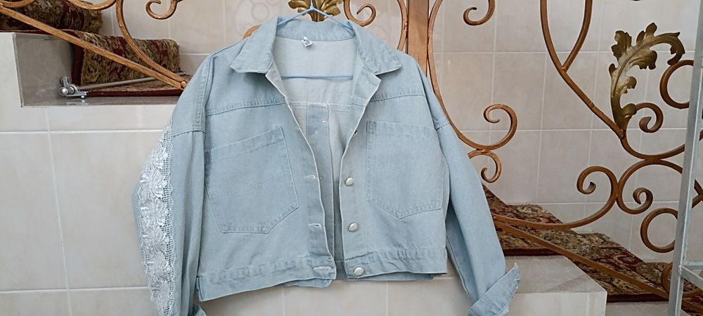 Пиджак и джинсовые куртки