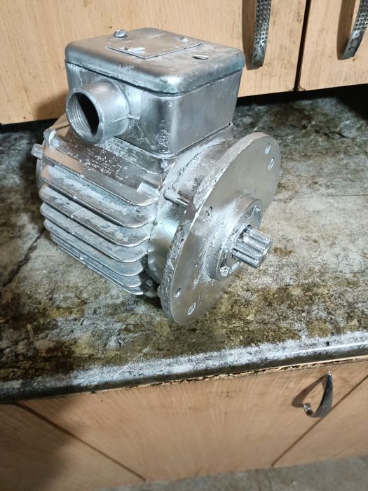 Продам мотор для тельфера