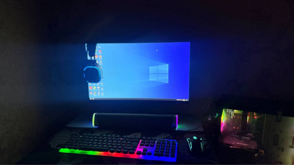 Gaming PC  23.8 100Hz Monitor