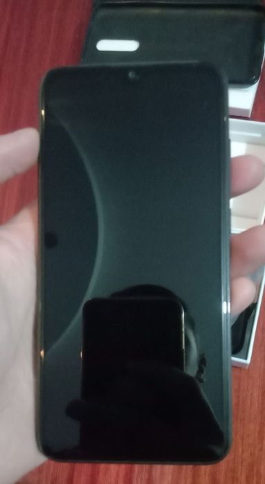 (Iphone)  Redmi 8 srochna sotiladi
