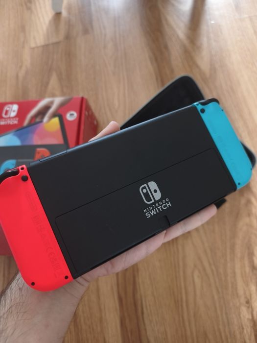 Nintendo Switch 1 OLED + SD card + Legends of Zelda case