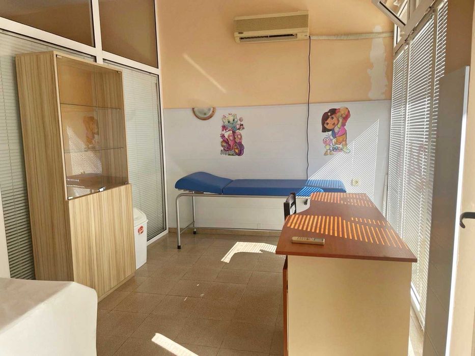 Дава се под наем Офис в к.к. Слънчев бряг - 36 кв.м за 2992.17 € - Снимка #1