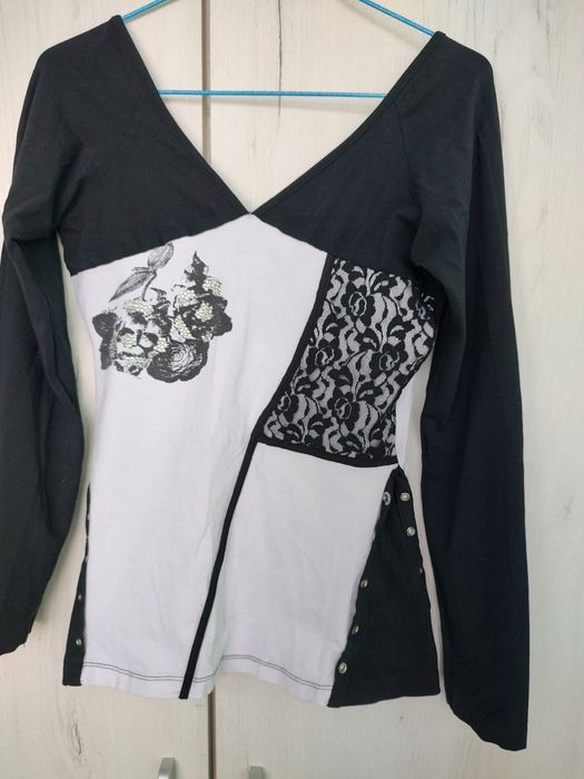 Страхотна тънка блузка с гол гръб -нова - 15 лв