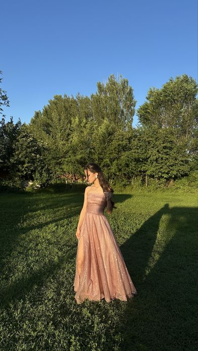 Вечернее платье
