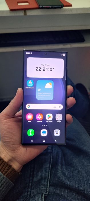 Samsung S23 Ultra.    juda arzon