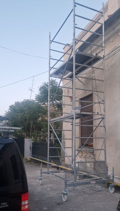 Inchiriez schela mobila (cu roti) 8.5m