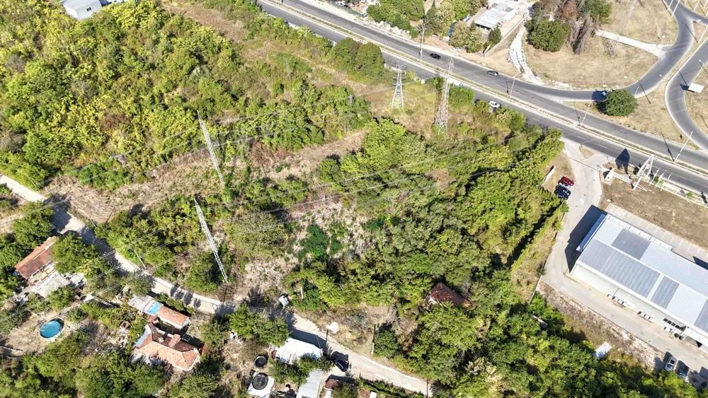 Парцел за продажба в.з. Кръста, Пром.зона Изток