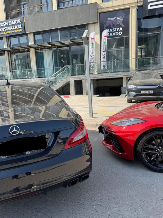 Mercedes Benz w218 CLS банан