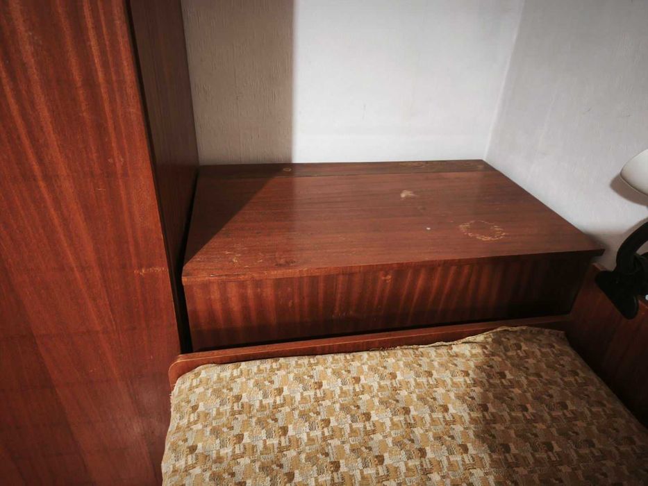 ПОДАРЯВАМ обзавеждане за юношеска стая