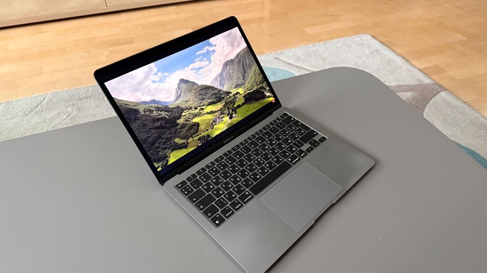 MacBook Air 13 M1 8GB / 256 GB