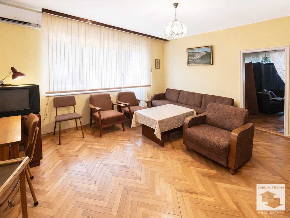 104966 ЕКСКЛУЗИВНО! Тристаен апартамент с гараж, център В. Търново