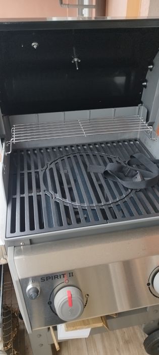 Газов грил Weber Spirit II E-210, 2 горелки, 2 странични маси, 145x122