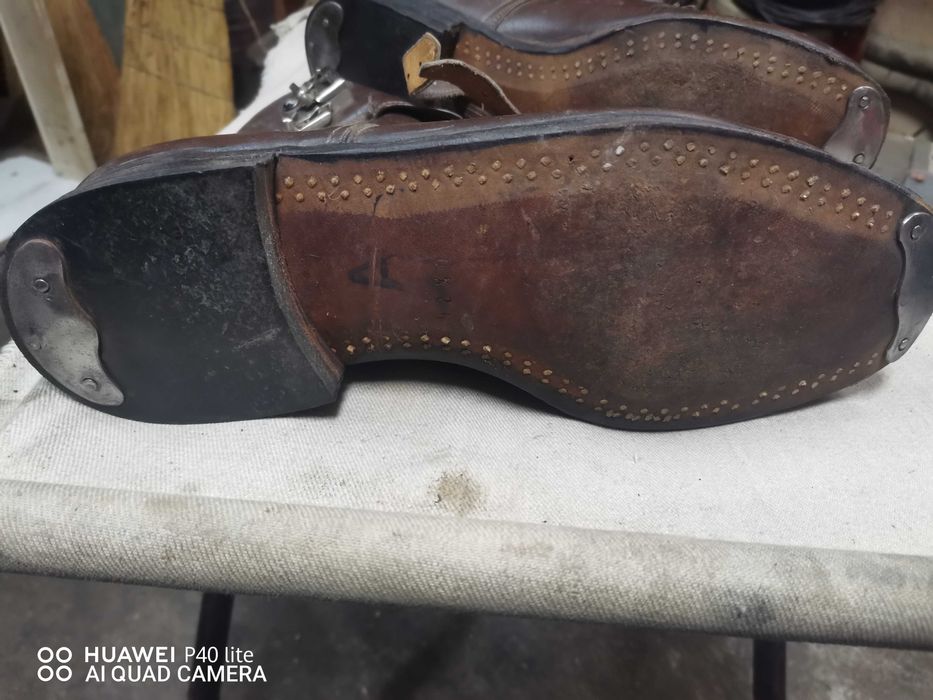 Продавам ретро мъжки кафяви кожени обувки.