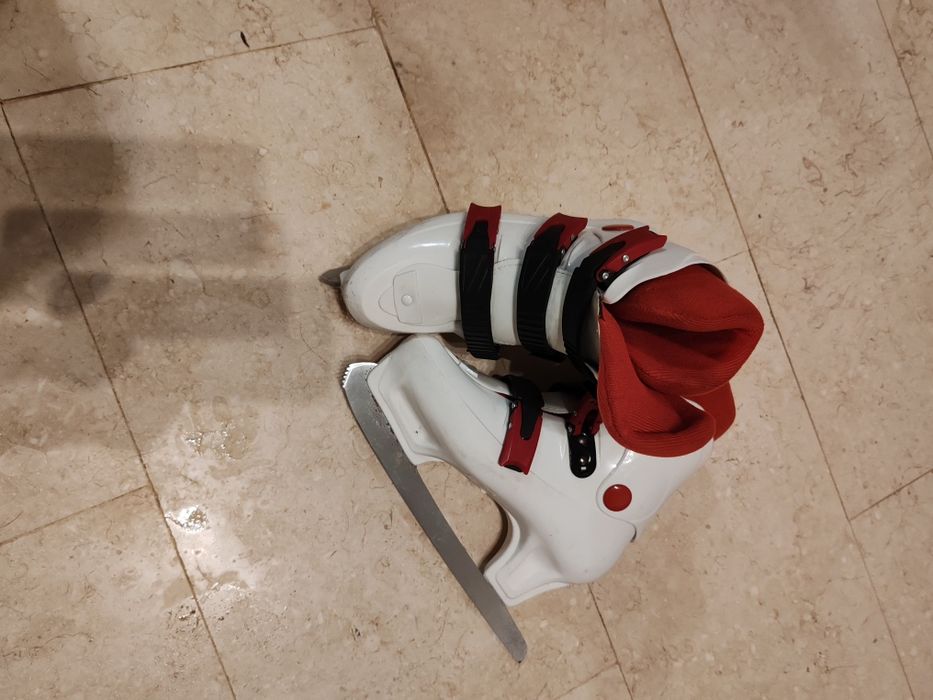 VIND PATINE gheață si strada.