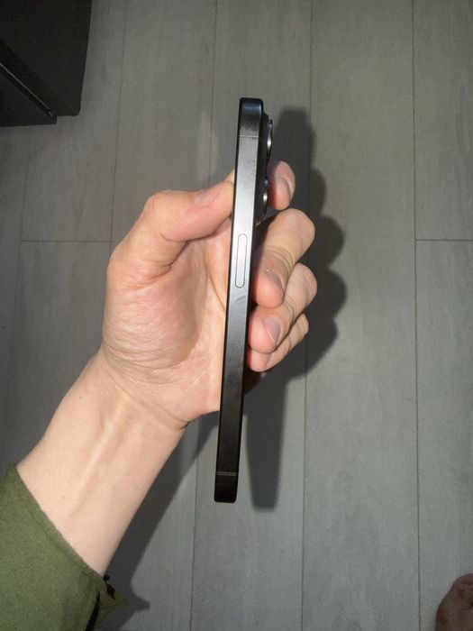 Продам Iphone 15 pro (256gb)