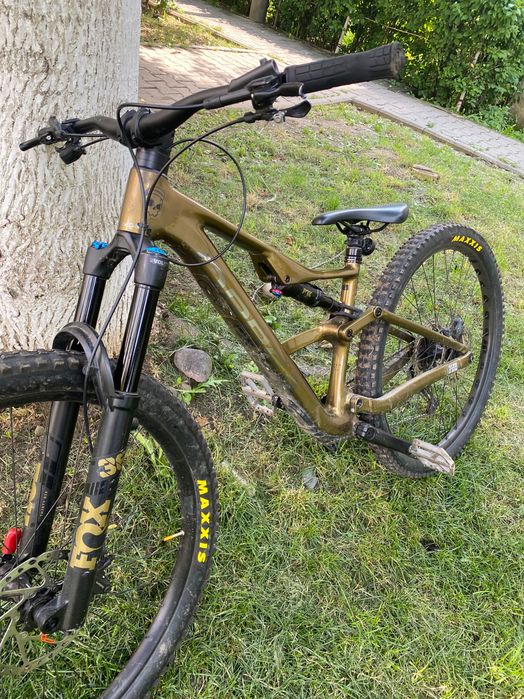 Vând bicicletă noir