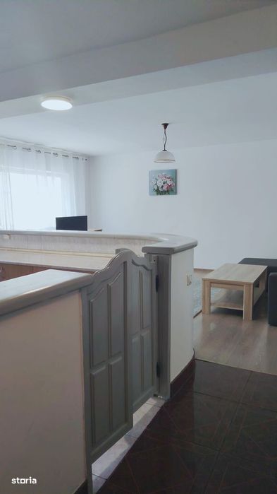 Inchiriez ap. cu 3 camere, 2 balcoane, Zona C.R.Vivo