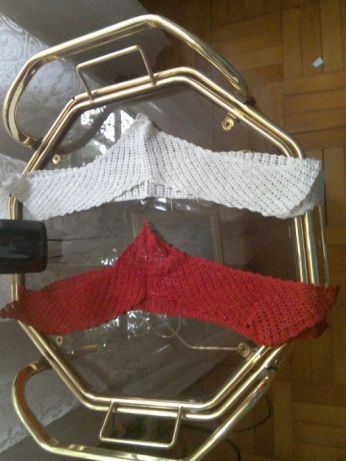 Gulere artizanat, lucrate manual: 2 bucăți: alb și roșu