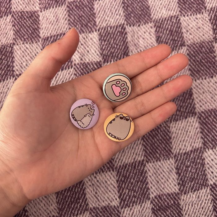 Значки на булавках //