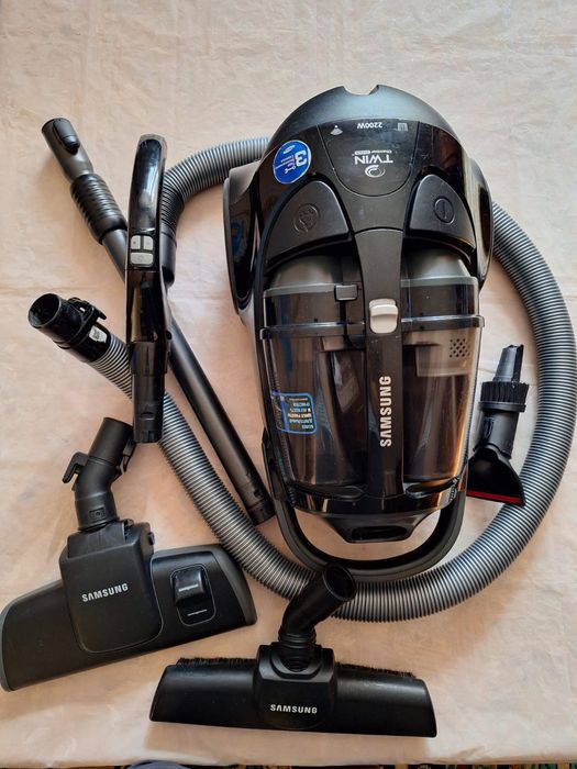 Пылесос Самсунг 2200w.