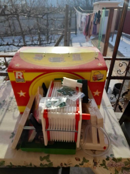 Filtru vin cu 12 placi filtrare nou in garantie