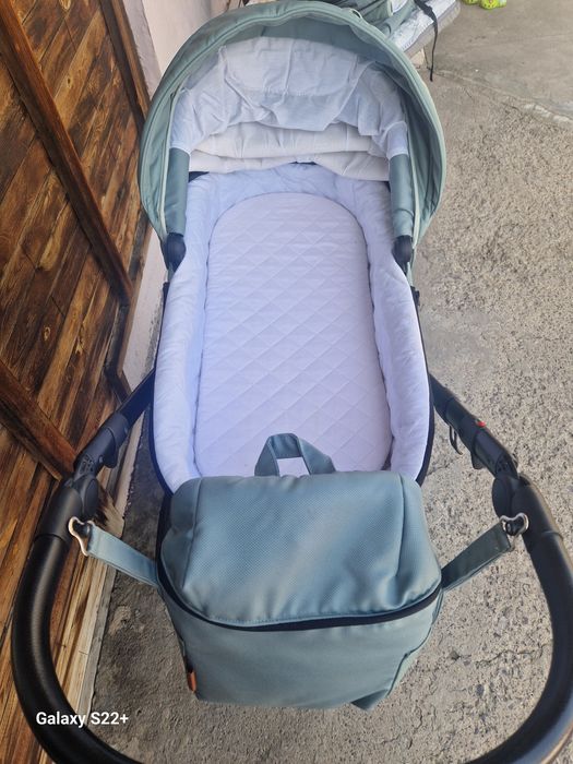 Коляска Pituso    .