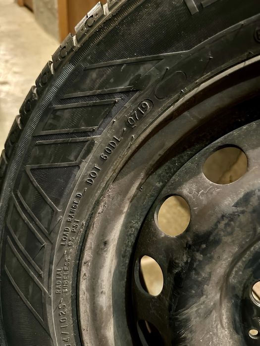Летни гуми с джанти Nokian 195/70/15С - 7-8 мм