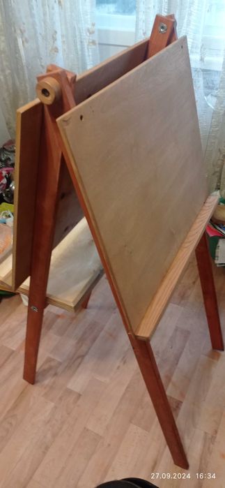 Мольберт       .