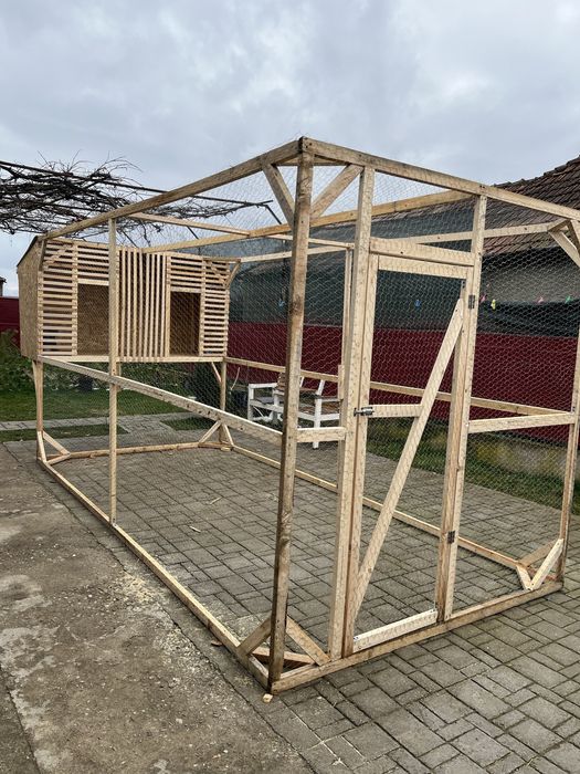 Cușcă pentru diferite pasari