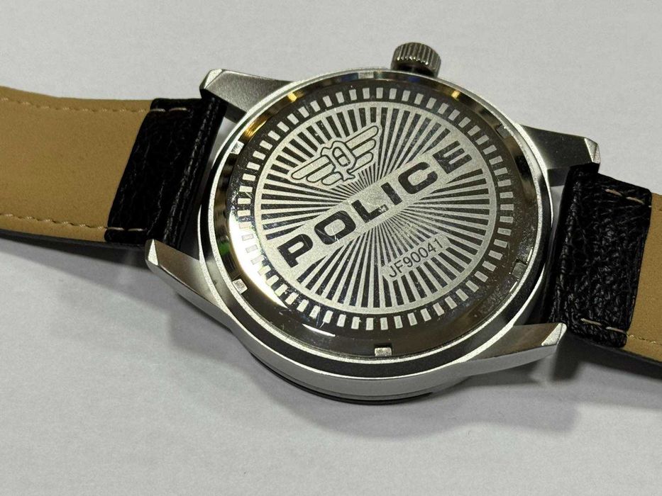 Часовник Police Urban Rebel
