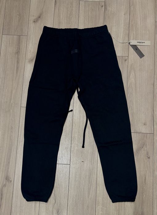 Essentials SS22 черно долнище