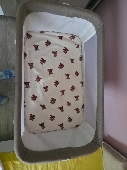 Продавам бебешко легло moni
