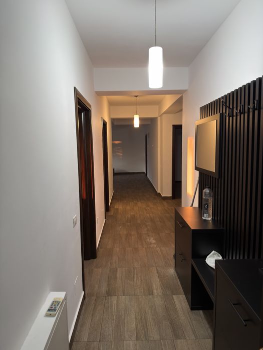 Inchiriere apartament 5 camere direct proprietar ( A se citi detaliile