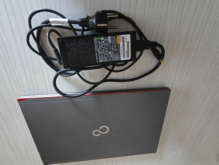 FUJITSU Lifebook E series 756